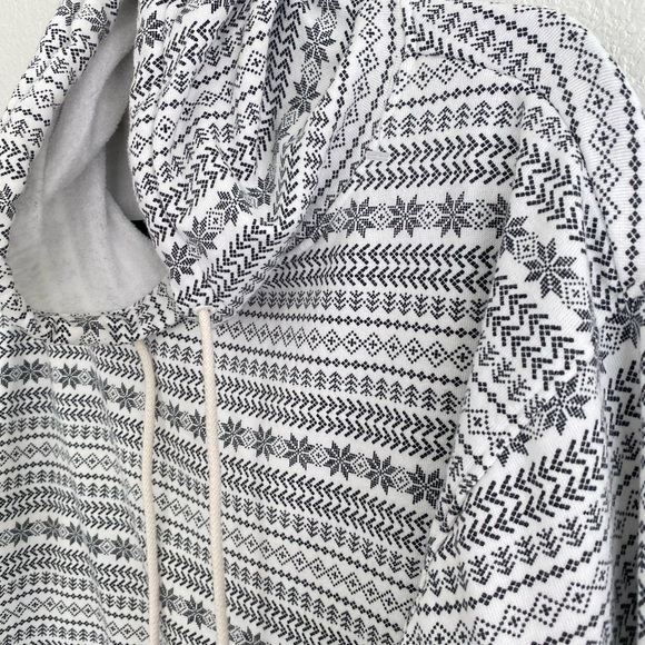 Lou & Grey Fair Isle Fluffy Fleece Hoodie Size Medium Holiday Cozy Casual Fall - Picture 5 of 11